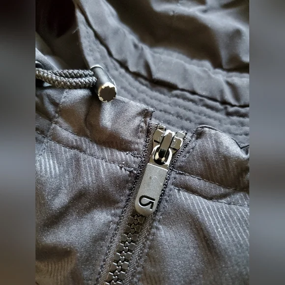 GapFit Puffer Jacket - Picture 11 of 12
